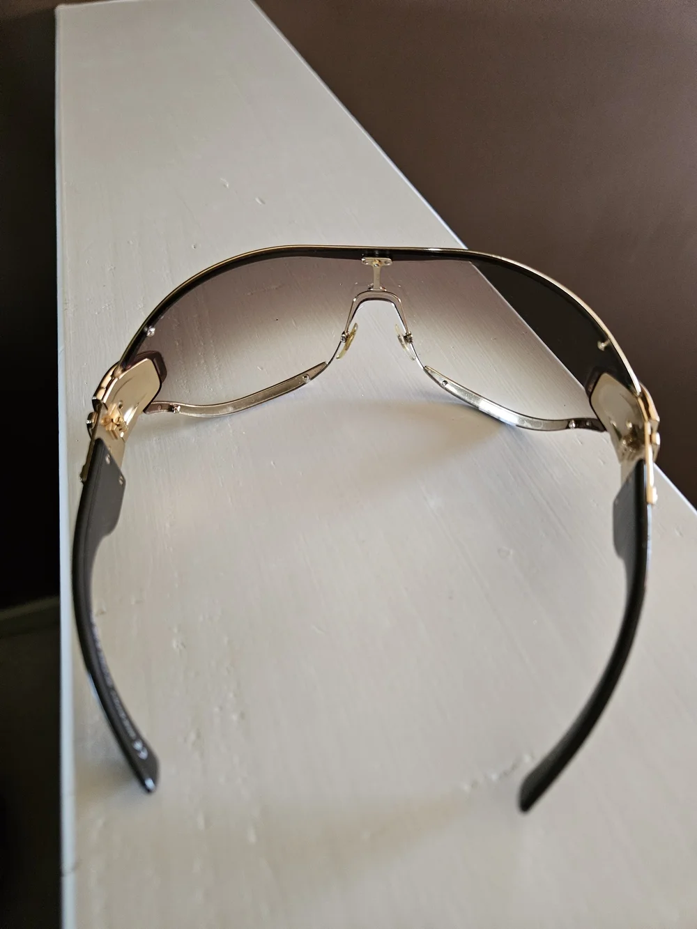 Vintage Gucci Gold Women's Sunglasses with Gradient Brown Lenses